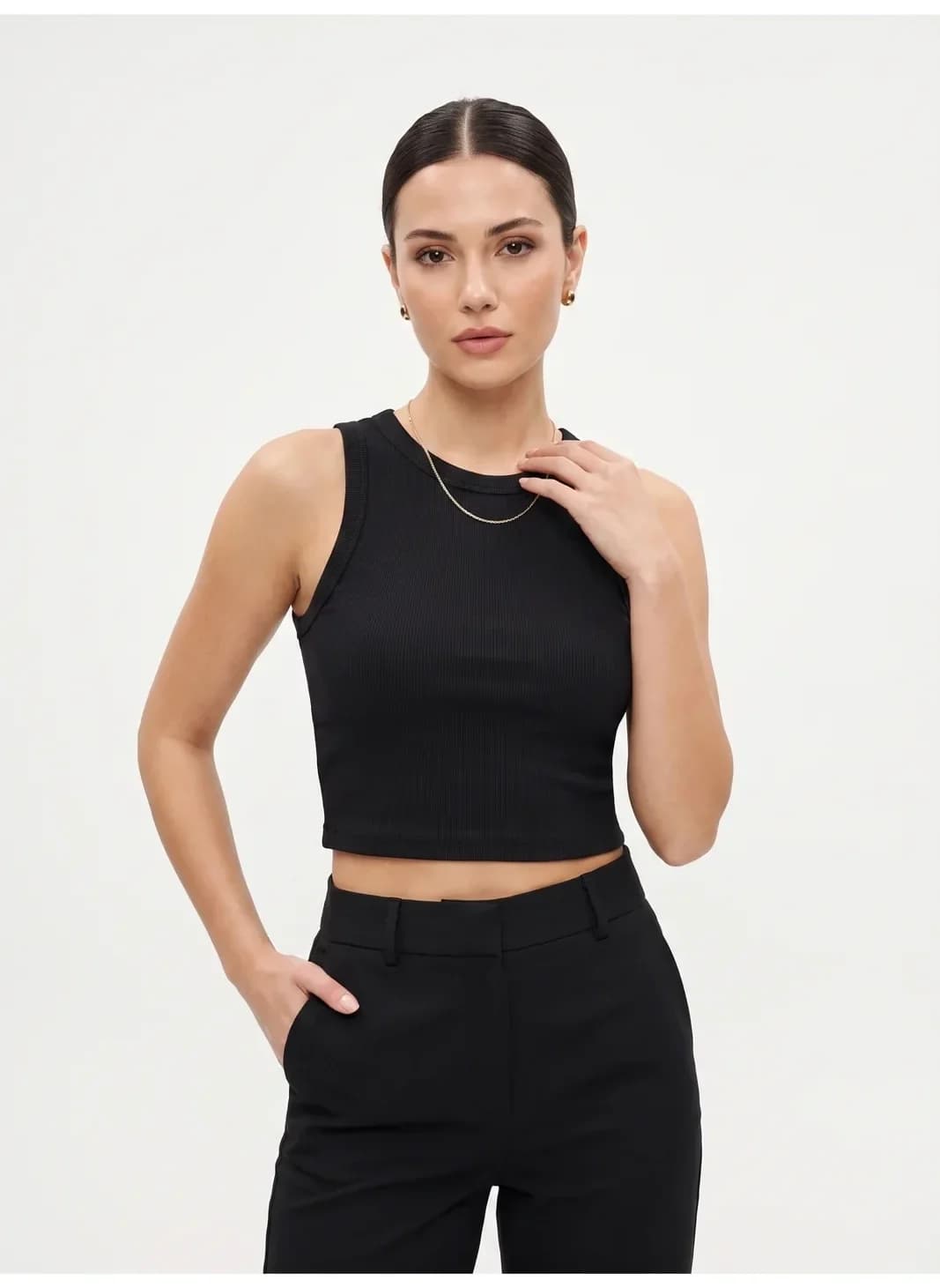 Kapalı Yaka Crop Büstiyer Siyah